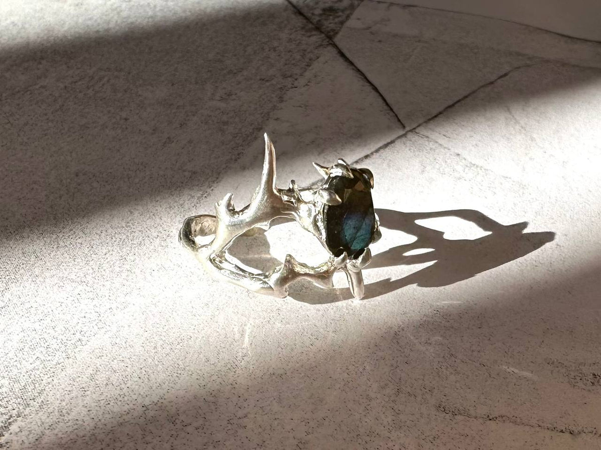 Labradorite ring